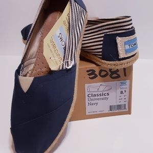 TOMS Classics Navy and cream Espadrilles | NWT | Women Size 8